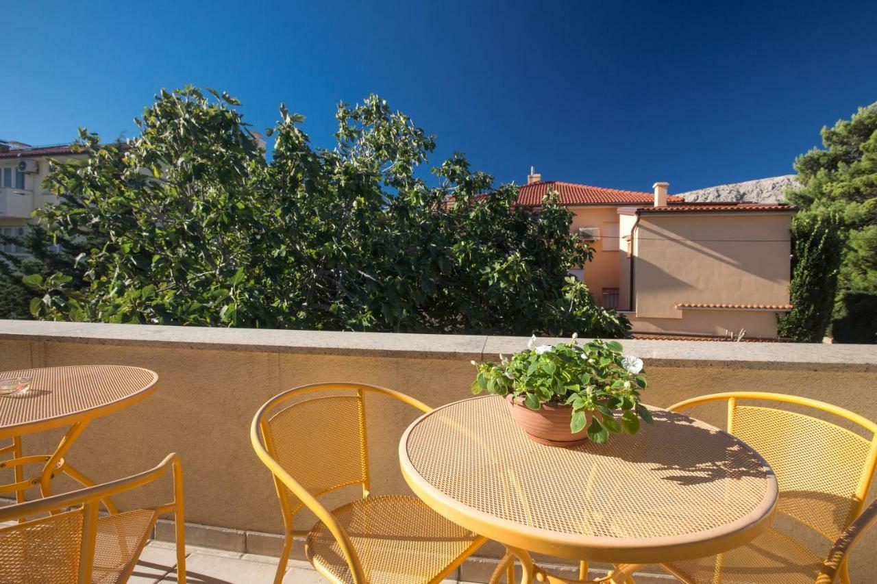 Apartments & Rooms Ddd2 Baska  Exterior photo