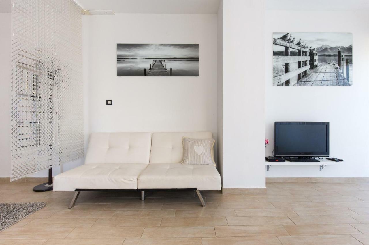 Apartments & Rooms Ddd2 Baska  Exterior photo