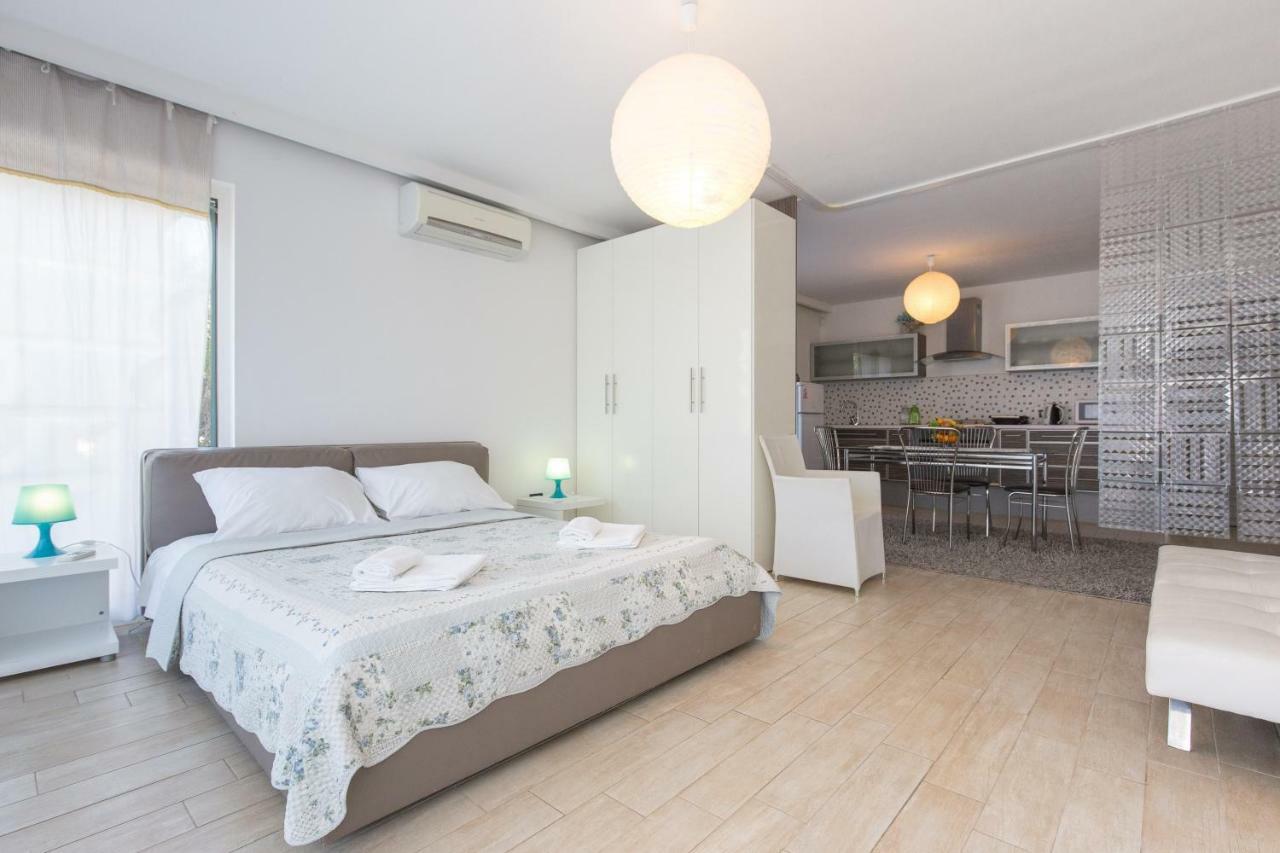 Apartments & Rooms Ddd2 Baska  Exterior photo